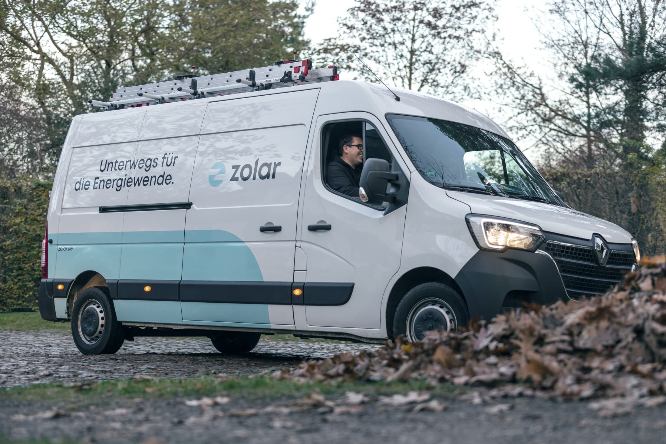 zolar Bulli auf dem Weg zur Installation – Mehrwertsteuer zurück für Batteriespeicher